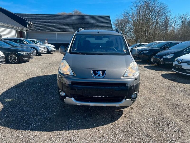 Grau Gebraucht 2011 Peugeot Partner Tepee Tendance Van / Kleinbus | 3.400 € (Fairer Preis) - Bild 1/4
