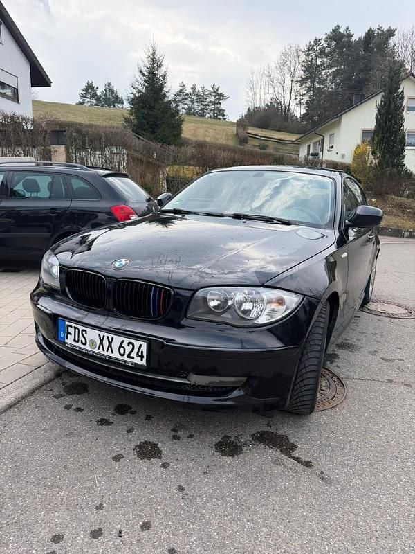 Gebraucht BMW 120 177 PS (130 kW) 2009 Schwarz Kleinwagen