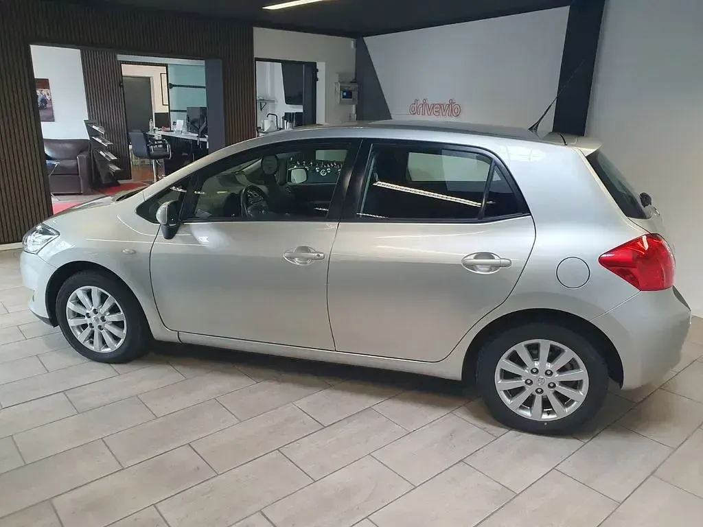 Gebraucht Toyota Auris Sol 124 PS (91 kW) 2007 Silber Kleinwagen