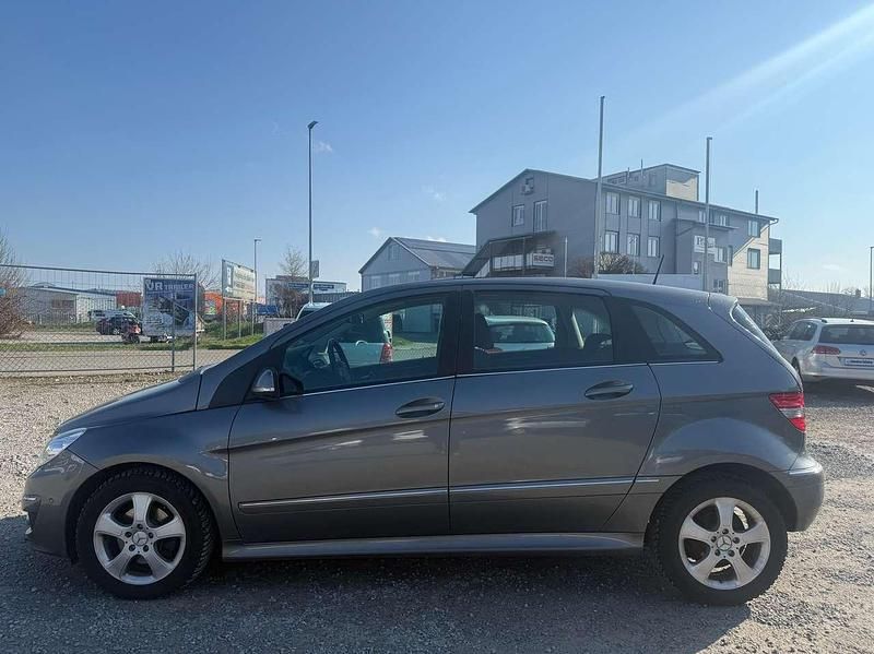 Gebraucht Mercedes B200 140 PS (102 kW) 2010 Mountaingrau  met. Van / Kleinbus