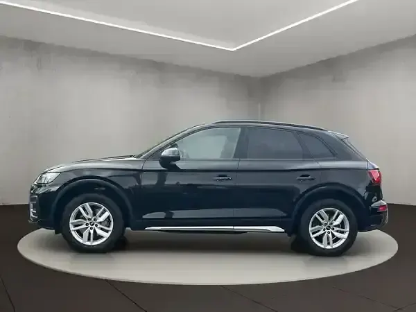 Używany Audi Q5 Ambiente 265 KM (194 kW) 2023 Czarny SUV