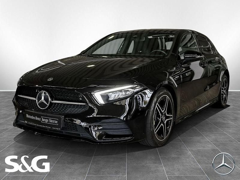 Unilack nachtschwarz Gebraucht 2021 Mercedes A180 Edition Limousine | 23.870 € (Fairer Preis) - Bild 1/4