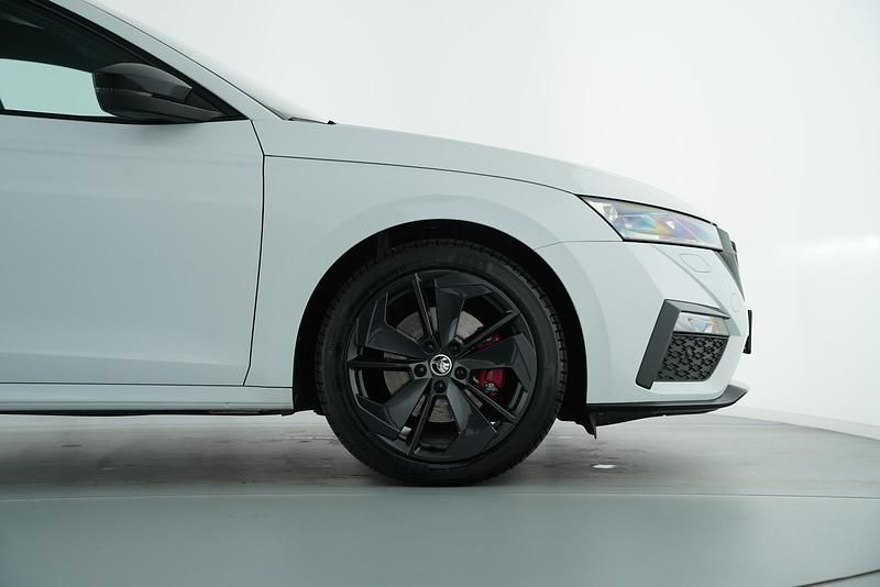 Gebraucht Skoda Octavia RS 200 PS (147 kW) 2024 Moonweiss metallic Kombi
