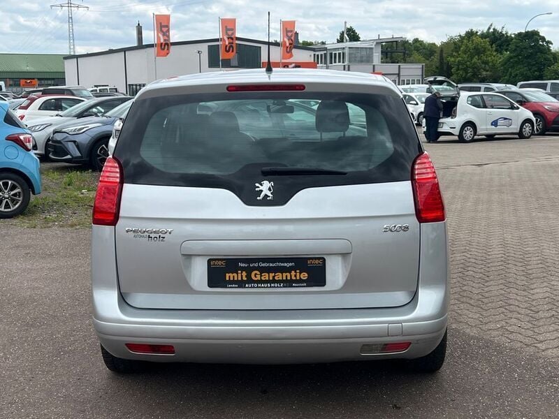 Gebraucht Peugeot 5008 Tendance 120 PS (88 kW) 2010 Grau Van / Kleinbus