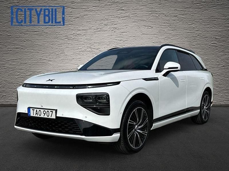Weiß Gebraucht 2023 XPENG G9 AWD Performance SUV | 54.200 € - Bild 1/4