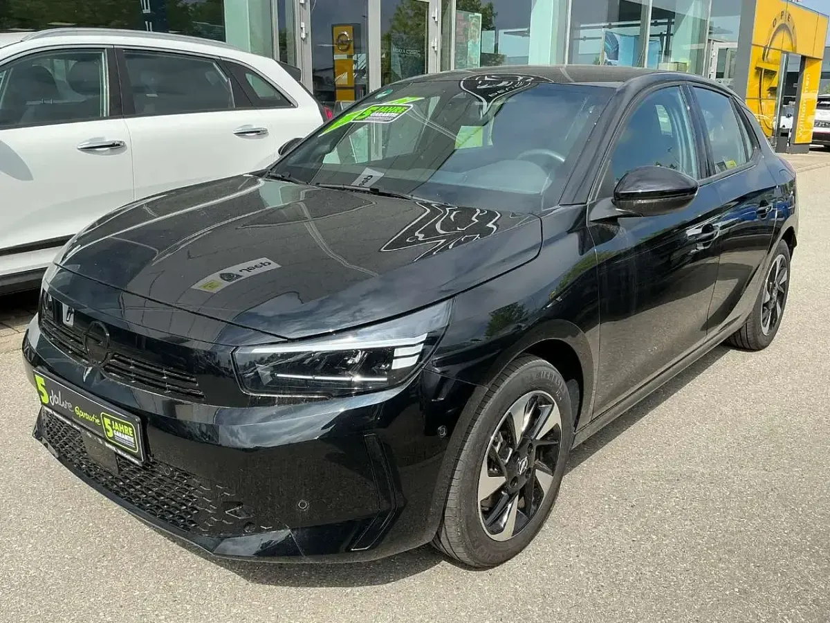 Gebraucht Opel Corsa-e 100 kW (136 PS) 2023 Schwarz perla nera/typ aussenv Kleinwagen