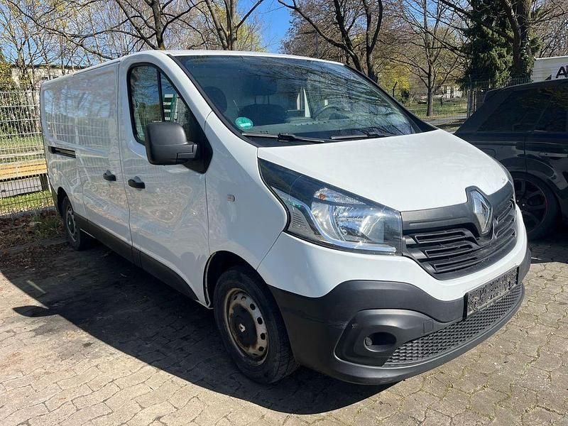 Gebraucht Renault Trafic 121 PS (88 kW) 2019 Weiß Van / Kleinbus