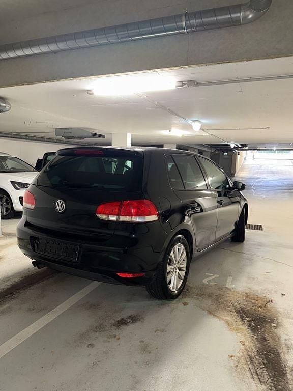 Schwarz Gebraucht 2011 VW Golf VI Style Kleinwagen | 5.499 € (Fairer Preis) - Bild 1/4