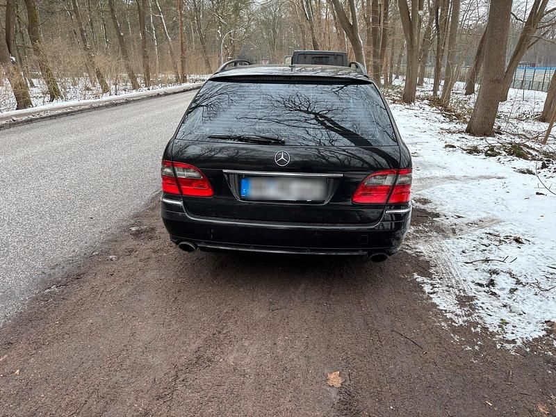 Gebraucht Mercedes E320 224 PS (164 kW) 2007 Schwarz Kombi