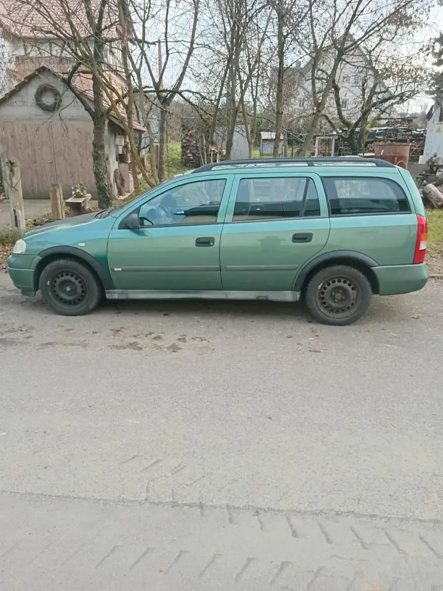 Usado Opel Astra 100 HP (73 kW) 2001 Verde Carrinha