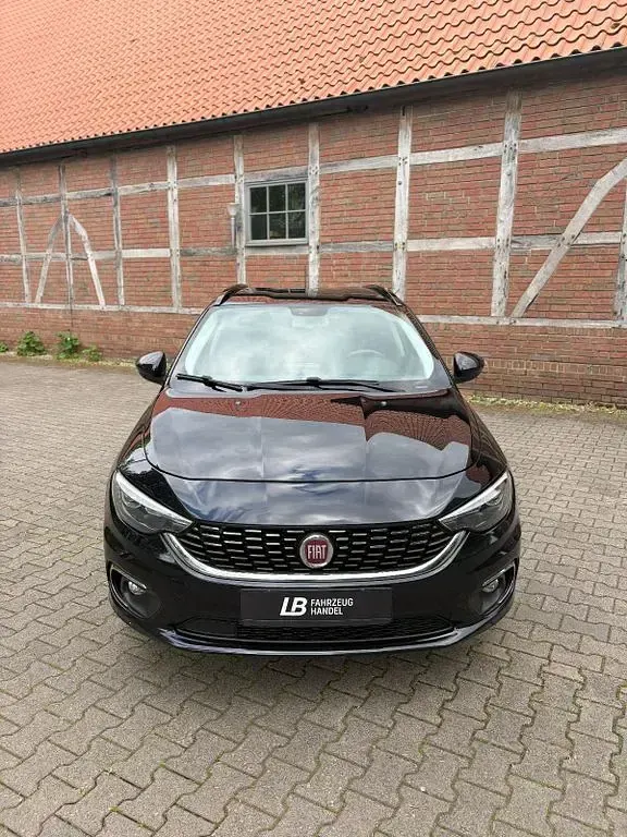 Usata Fiat Tipo Lounge 120 CV (88 kW) 2019 Nero Station wagon