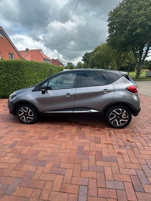Grau Gebraucht 2015 Renault Captur Luxe SUV | 10.300 € (Fairer Preis) - Bild 1/4
