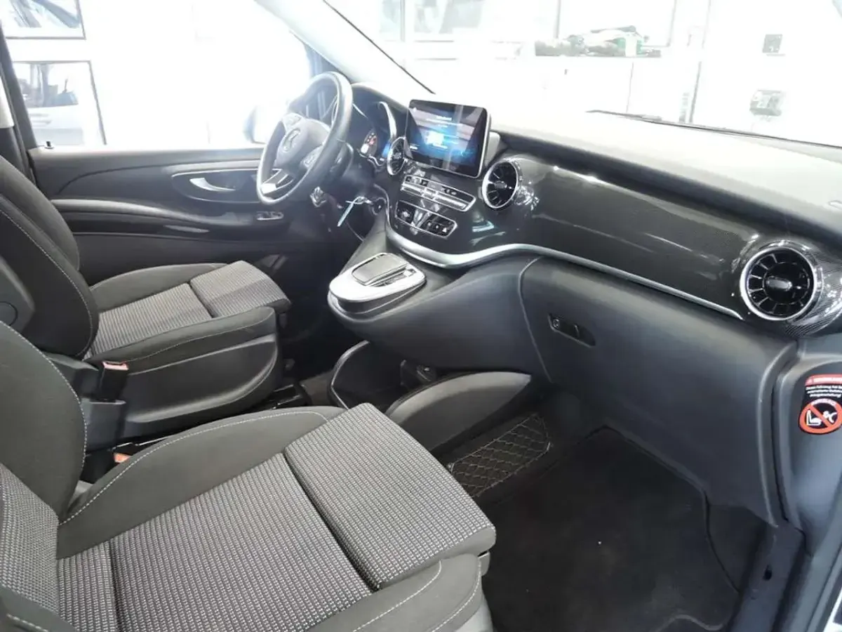 Gebraucht Mercedes EQV250 Long 150 kW (204 PS) 2024 Weiß Van / Kleinbus