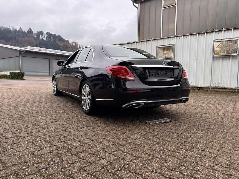 Gebraucht Mercedes E350 258 PS (189 kW) 2016 Schwarz Limousine