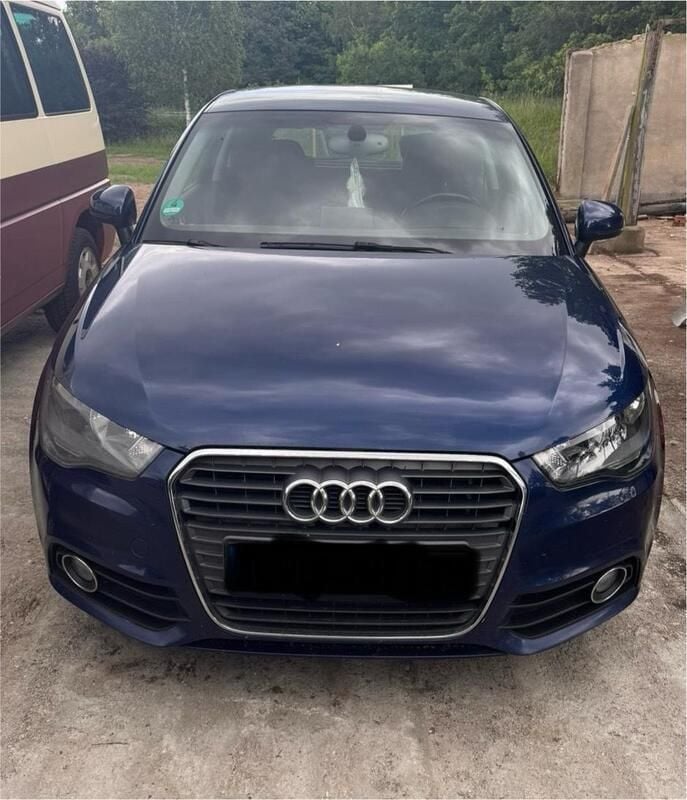 Blau Gebraucht 2013 Audi A1 Sportback Comfort Kleinwagen | 4.200 € (Guter Preis) - Bild 1/4