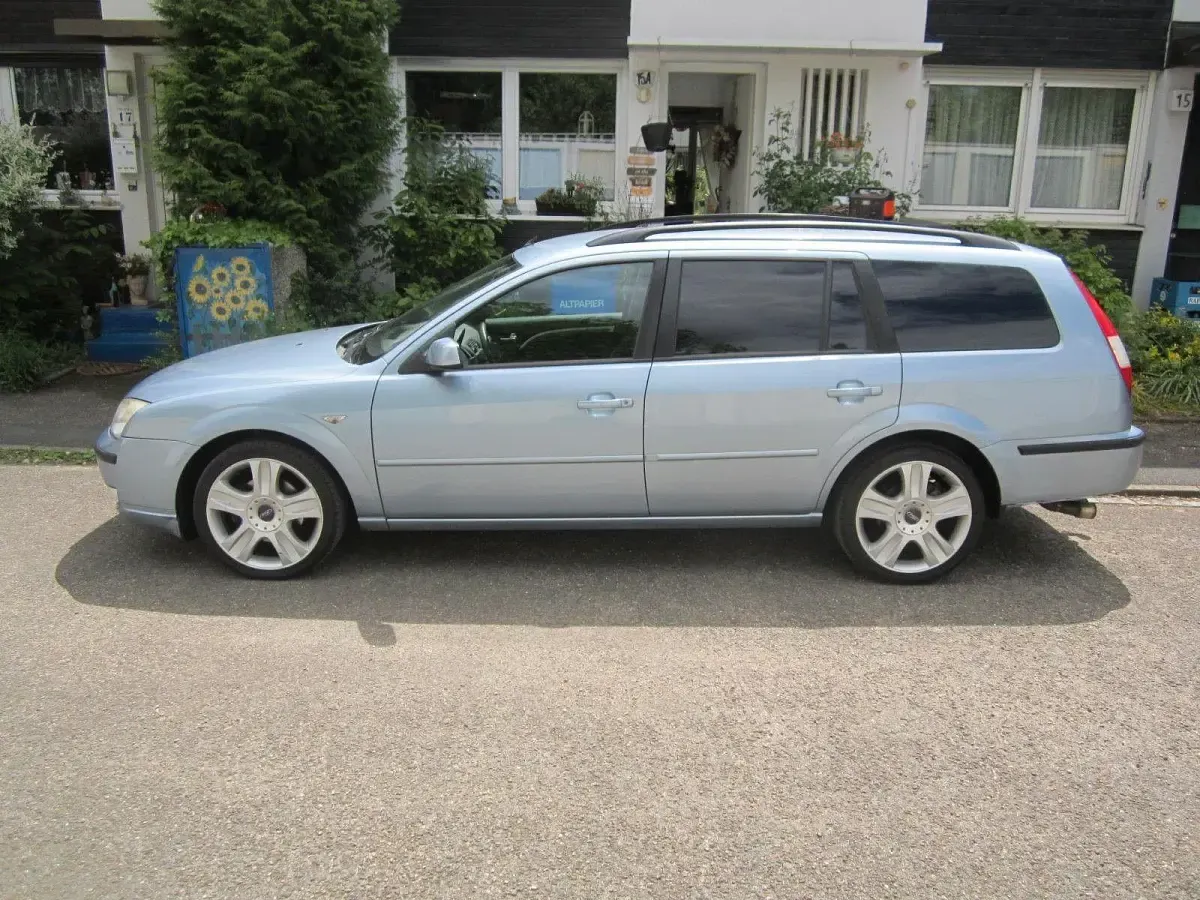 Gebraucht Ford Mondeo Ghia 125 PS (91 kW) 2006 Blau Kombi