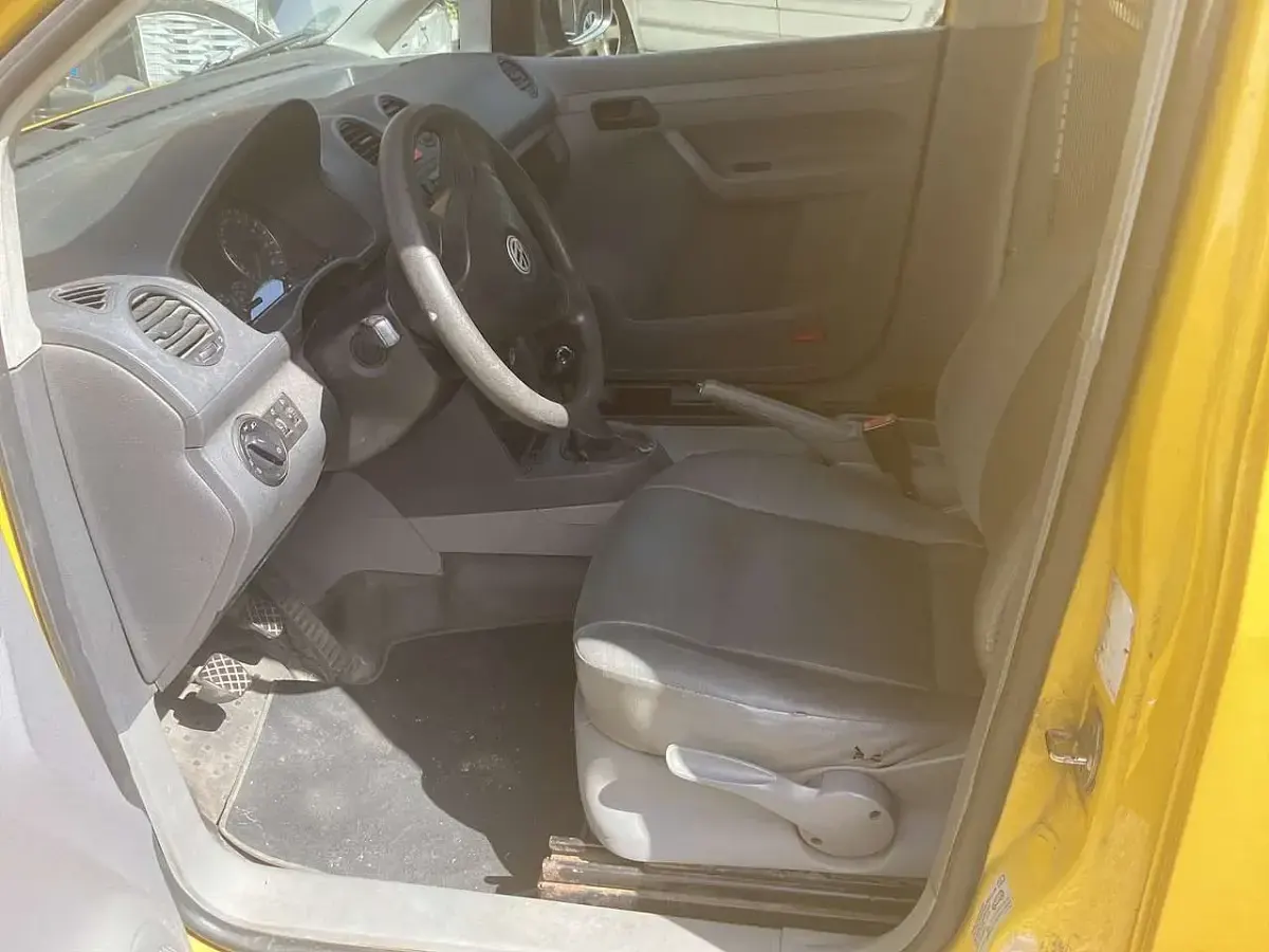 Gebraucht VW Caddy 69 PS (50 kW) 2009 Gelb Van / Kleinbus
