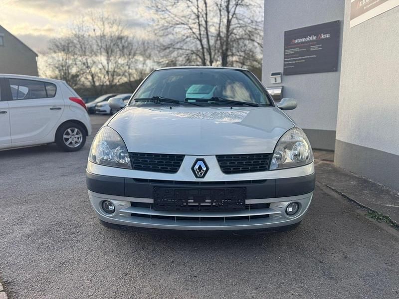 Gebraucht Renault Clio II 75 PS (55 kW) 2003 Grau Kleinwagen