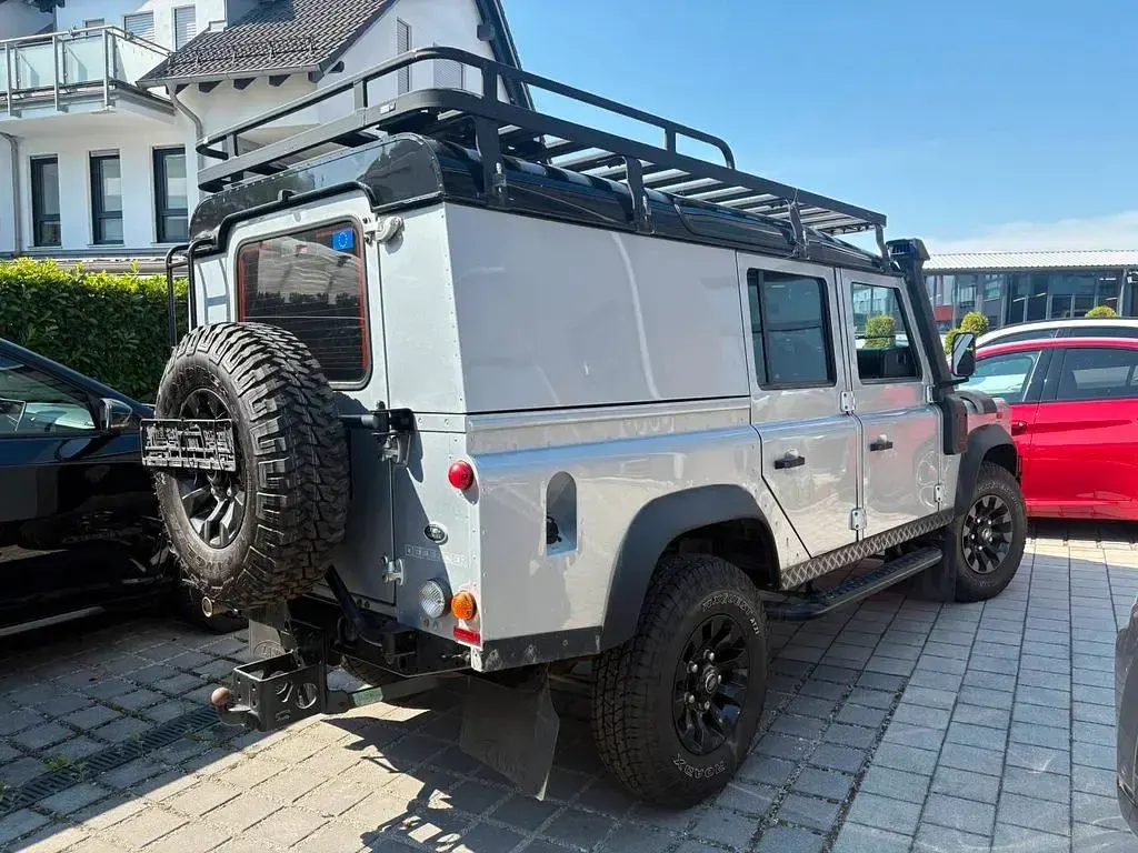 Gebraucht Land Rover Defender 122 PS (89 kW) 2015 Schwarz Kombi