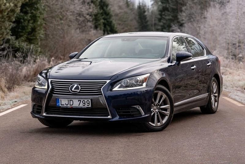 Gebraucht Lexus LS460 360 PS (264 kW) 2013 Blau Limousine