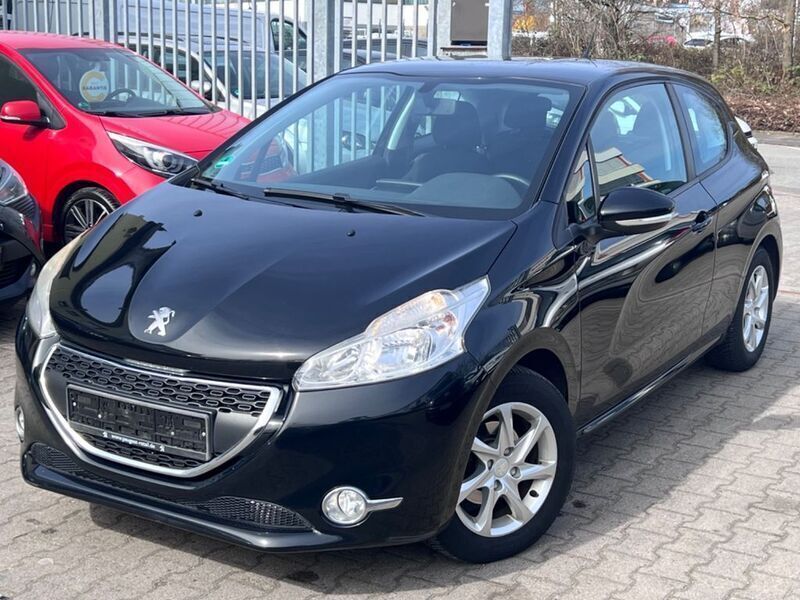 Schwarz Gebraucht 2012 Peugeot 208 Active Kleinwagen | 3.900 € (Guter Preis) - Bild 1/4