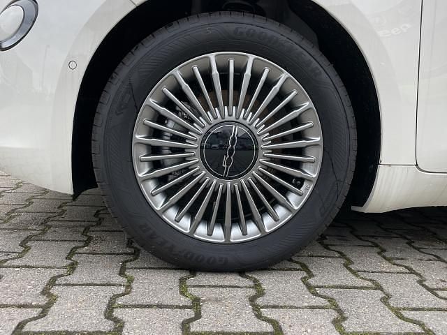 Gebraucht Fiat 500e 86 kW (118 PS) 2024 Andere farbe Limousine