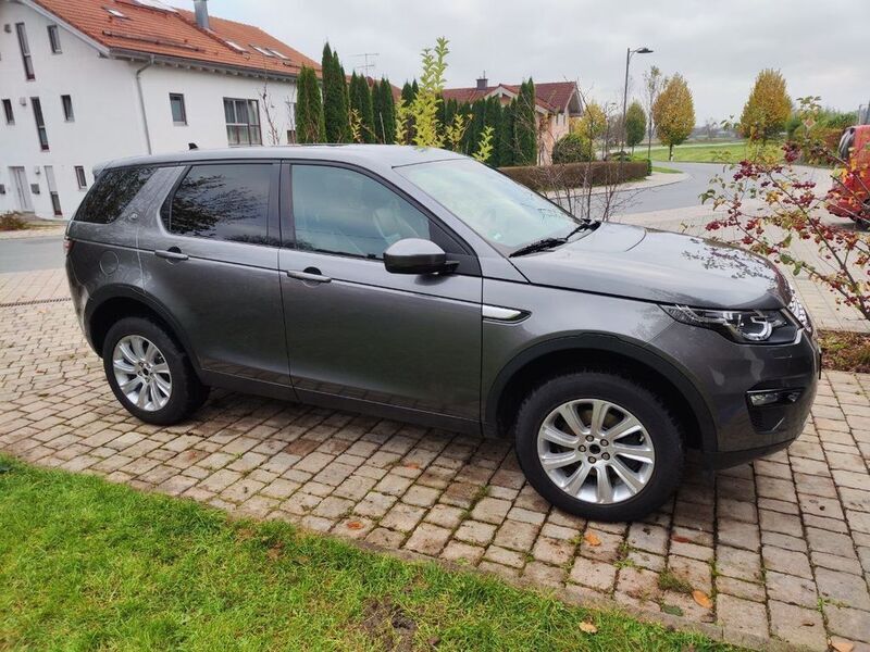Grau Gebraucht 2016 Land Rover Discovery Sport HSE SUV | 11.800 € (Superpreis) - Bild 1/4