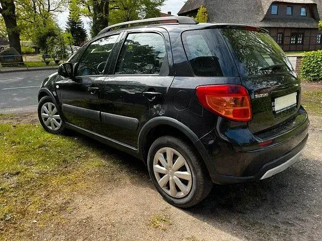 Gebraucht Suzuki SX4 120 PS (88 kW) 2012 Schwarz Limousine