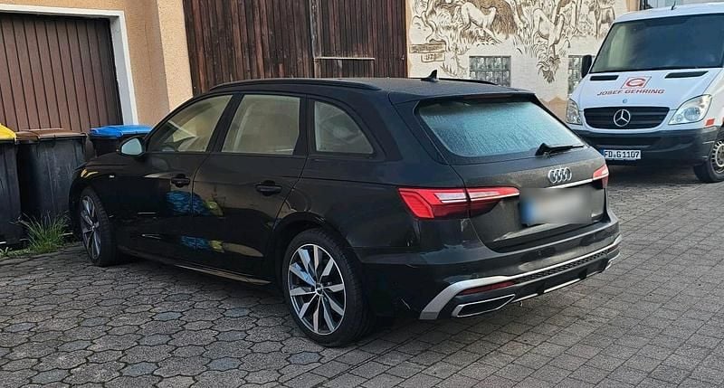 Schwarz Gebraucht 2020 Audi A4 Kombi | 16.500 € (Fairer Preis) - Bild 1/4