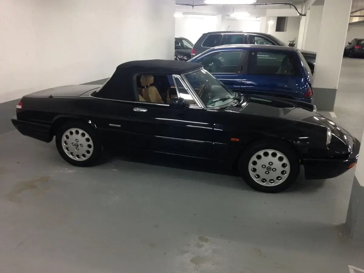 Gebraucht Alfa Romeo Spider 120 PS (88 kW) 1990 Schwarz Cabrio