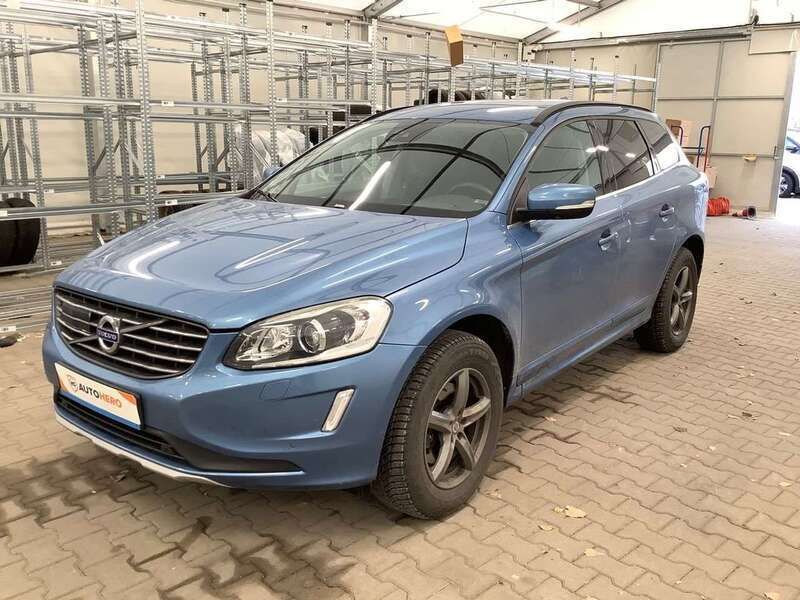 Blau Gebraucht 2016 Volvo XC60 Momentum SUV | 17.000 € (Guter Preis) - Bild 1/4