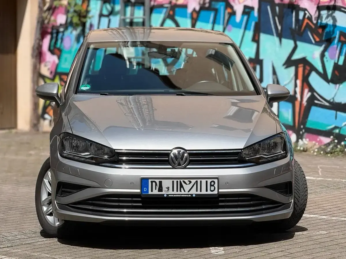 Gebraucht VW Golf Sportsvan Comfortline 110 PS (80 kW) 2018 Silber Van / Kleinbus