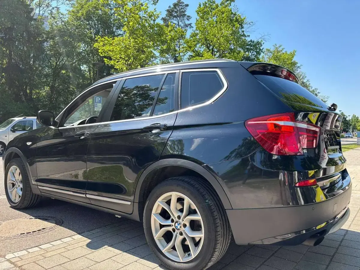 Gebraucht BMW X3 184 PS (135 kW) 2012 Black sapphire metallic SUV