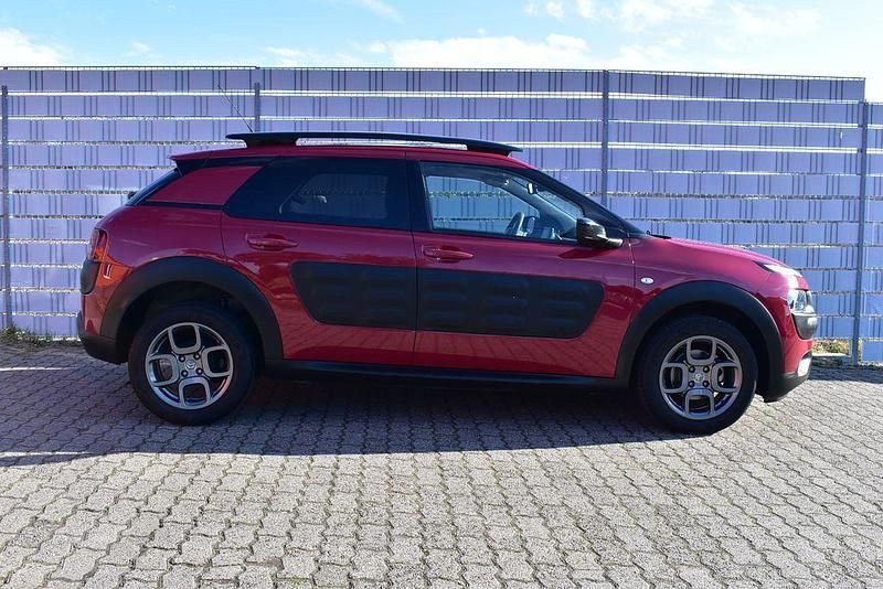 Gebraucht Citroën C4 Shine 82 PS (60 kW) 2016 Violett SUV