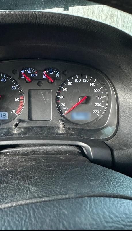 Gebraucht VW Golf IV 75 PS (55 kW) 2002 Schwarz Kleinwagen