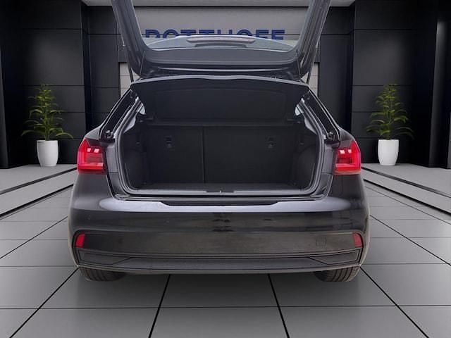 Gebraucht Audi A1 Sportback Ambiente 95 PS (69 kW) 2025 Mythosschwarz metallic Kleinwagen