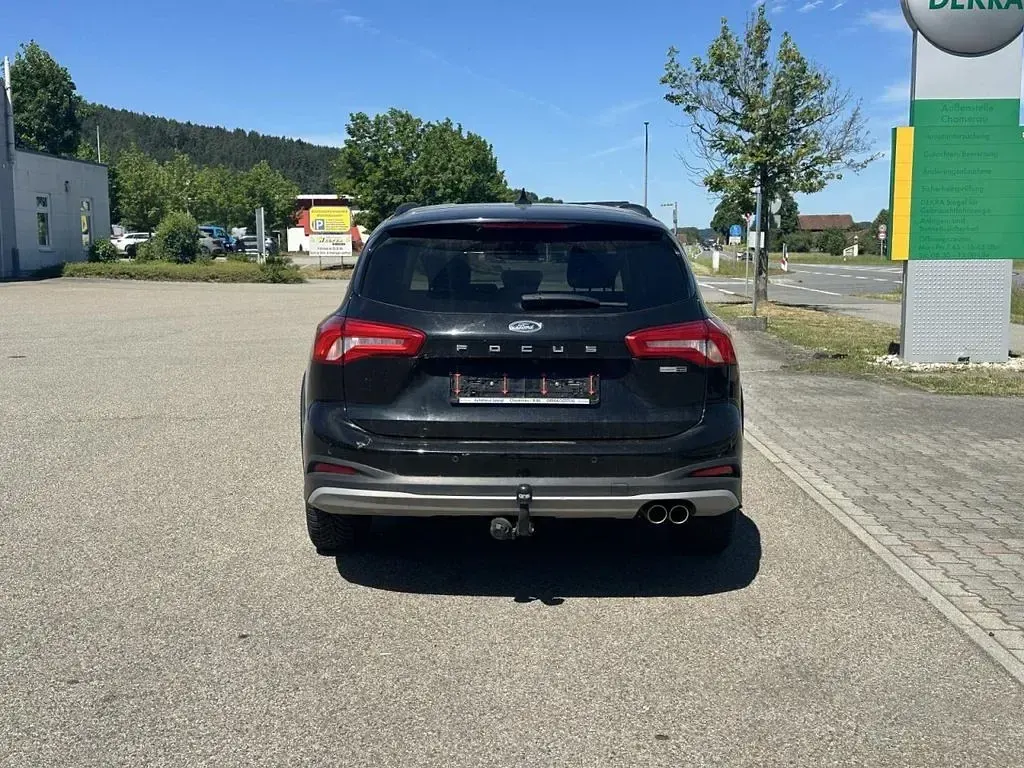 Begagnad Ford Focus Active 155 HK (114 kW) 2020 Svart Sedan