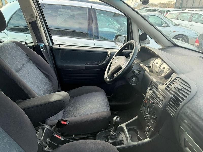 Gebraucht Opel Zafira 147 PS (108 kW) 2001 Grau Van / Kleinbus