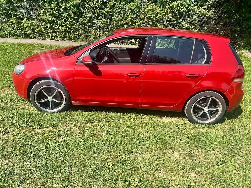 Gebraucht VW Golf 90 PS (66 kW) 2009 Rot Coupé