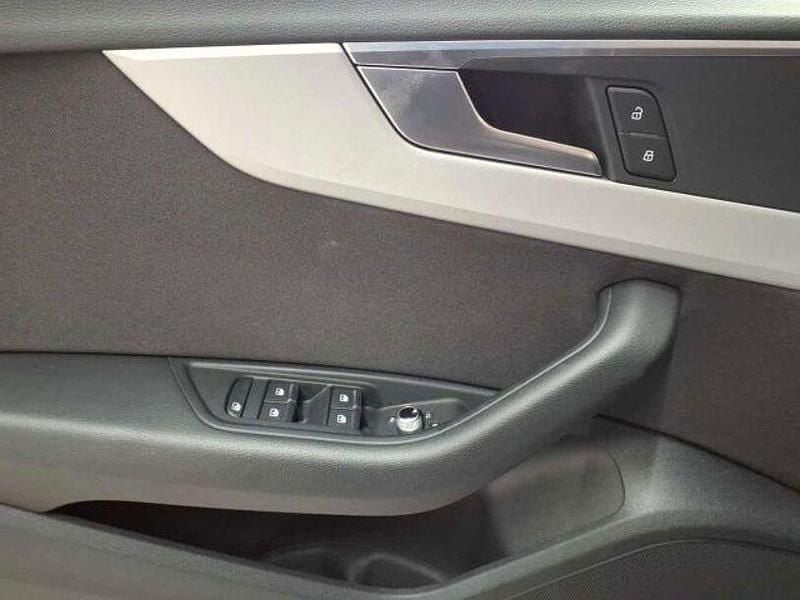 Gebraucht Audi A4 S-Line 286 PS (210 kW) 2023 Navarrablau metallic Kombi