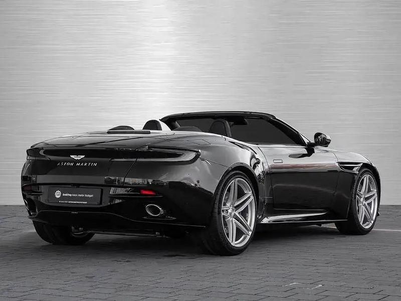 Neu Aston Martin DB12 680 PS (500 kW) 2025 Grün