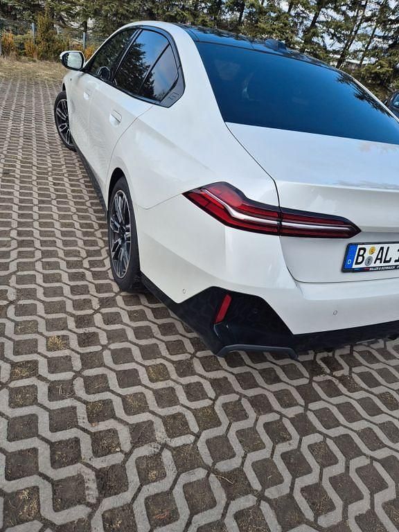 Gebraucht BMW 520 Performance 197 PS (144 kW) 2024 Weiß Limousine