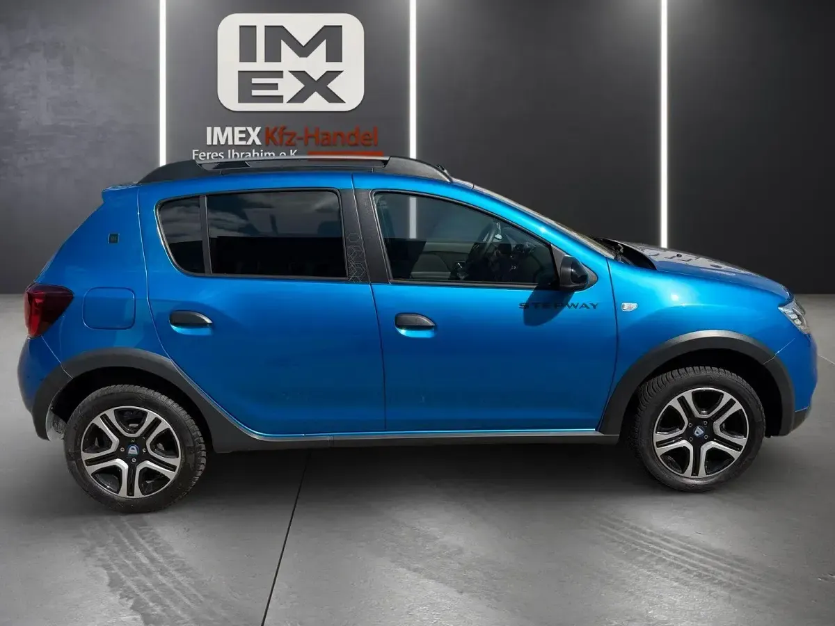 Gebraucht Dacia Sandero Celebration 101 PS (74 kW) 2020 Blau SUV