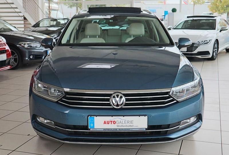 Gebraucht VW Passat Highline 150 PS (110 kW) 2018 Blau Kombi