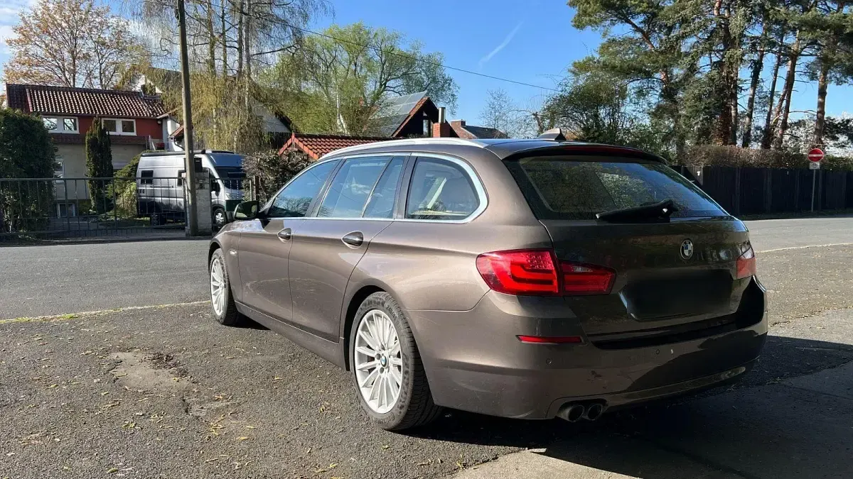 Gebraucht BMW 520 184 PS (135 kW) 2011 Braun Kombi