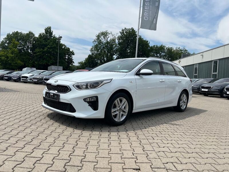 Weiß Gebraucht 2019 Kia Ceed Vision Kombi | 16.990 € (Fairer Preis) - Bild 1/4