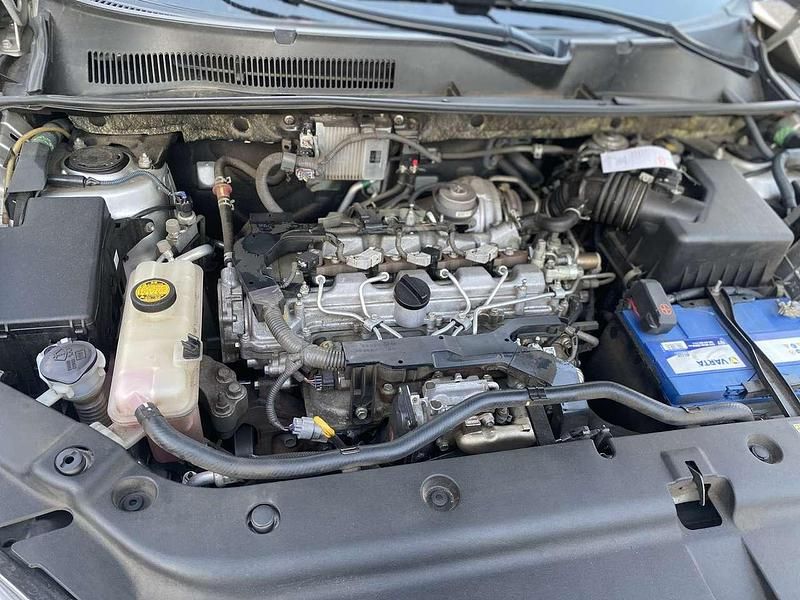 Silber Gebraucht 2011 Toyota RAV4 Travel SUV | 11.400 € - Bild 1/4