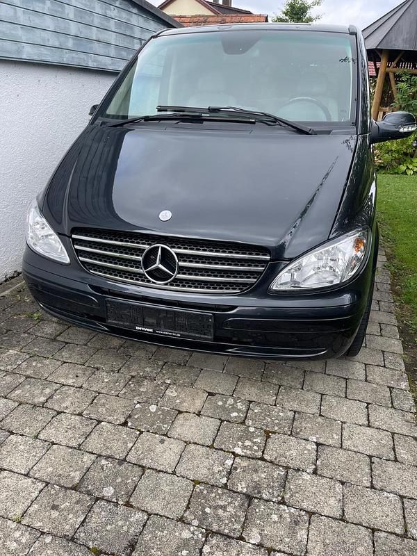 Schwarz Gebraucht 2007 Mercedes Viano Van / Kleinbus | 9.900 € (Superpreis) - Bild 1/4