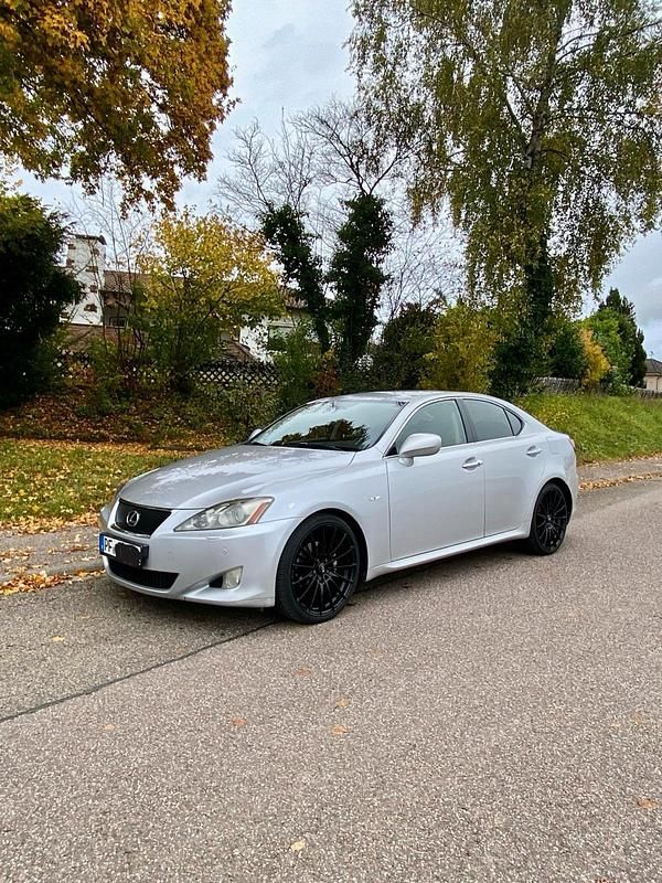 Silber Gebraucht 2006 Lexus IS250 Limousine | 7.300 € (Fairer Preis) - Bild 1/4