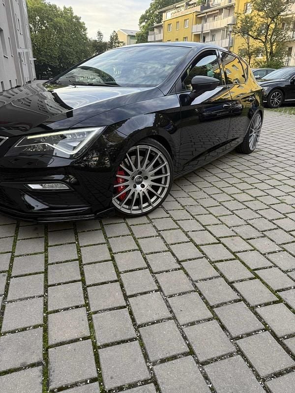 Schwarz Gebraucht 2018 Seat Leon FR Kleinwagen | 15.000 € (Fairer Preis) - Bild 1/4